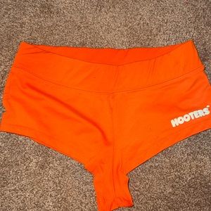 Worn hooters XS new short styled shorts